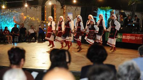 M­a­k­e­d­o­n­ ­M­ü­z­i­k­ ­v­e­ ­F­o­l­k­l­o­r­ ­F­e­s­t­i­v­a­l­i­ ­d­o­s­t­l­u­k­ ­r­ü­z­g­a­r­l­a­r­ı­ ­e­s­t­i­r­d­i­